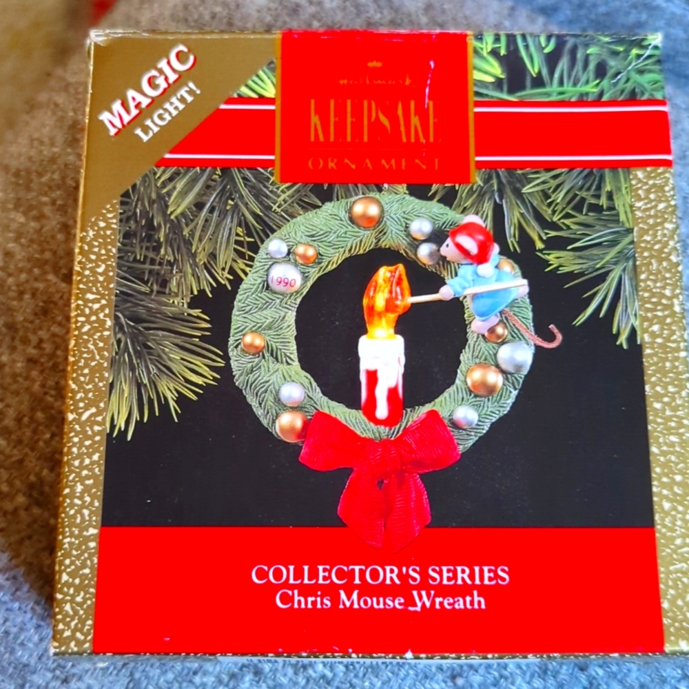 Hallmark Keepsake Chris Mouse Wreath 1990